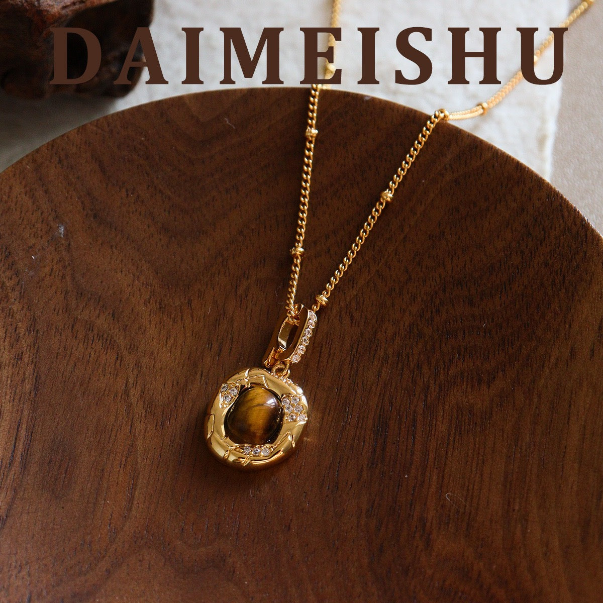 French Vintage Oval Tiger Eye Gold Pendant Necklace Detail