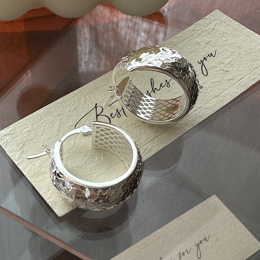 S925 Sterling Silver Crushed Ice Huggie Hoop Earrings on Paper Card showing Honeycomb Lattice Interior